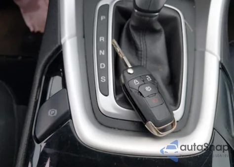 2014 Ford Fusion Se z USA, uszkodzony, nr VIN 1FA6P0HD7E5395114